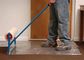 Rollo resistente de agua de la película de la protección de la alfombra/plástico auto-adhesivo del protector del piso