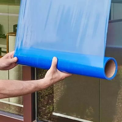 Un buen precio. Película protectora de PE de alta resistencia con adhesivo a base de caucho para su eliminación libre de residuos y alta resistencia a la tracción en línea