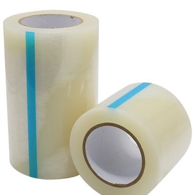 Un buen precio. Película protectora de PE duradera de 50 micrones de espesor con adhesivo a base de caucho y resistencia a los rayos UV para protección de superficies industriales en línea