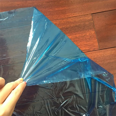 Un buen precio. Película de madera superficial de la protección del piso del piso de la película protectora de la protección del PE duro auto-adhesivo sin polvo al por mayor del rollo en línea