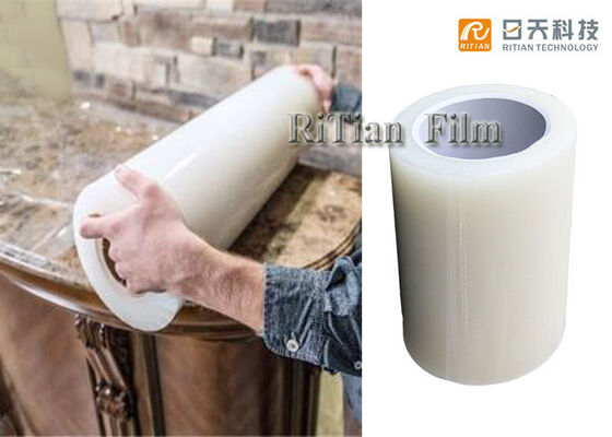 Un buen precio. Película protectora PE de grado industrial con adhesivo a base de caucho Resistencia a los rayos UV durante seis meses y eliminación libre de residuos para la protección de la superficie en línea
